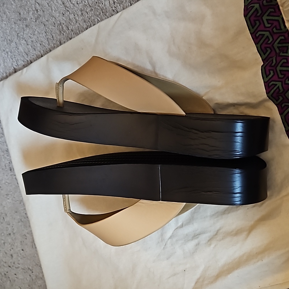 Authentic Tory Burch Leather Sandals - Picture 4 of 6